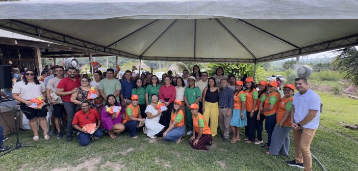 ACSs e ACEs de Rio Preto da Eva recebem novo fardamento durante café da manhã especial promovido pela Prefeitura