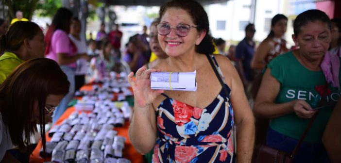 Programa Enxerga+ Rio Preto realiza entrega de óculos para moradores do município